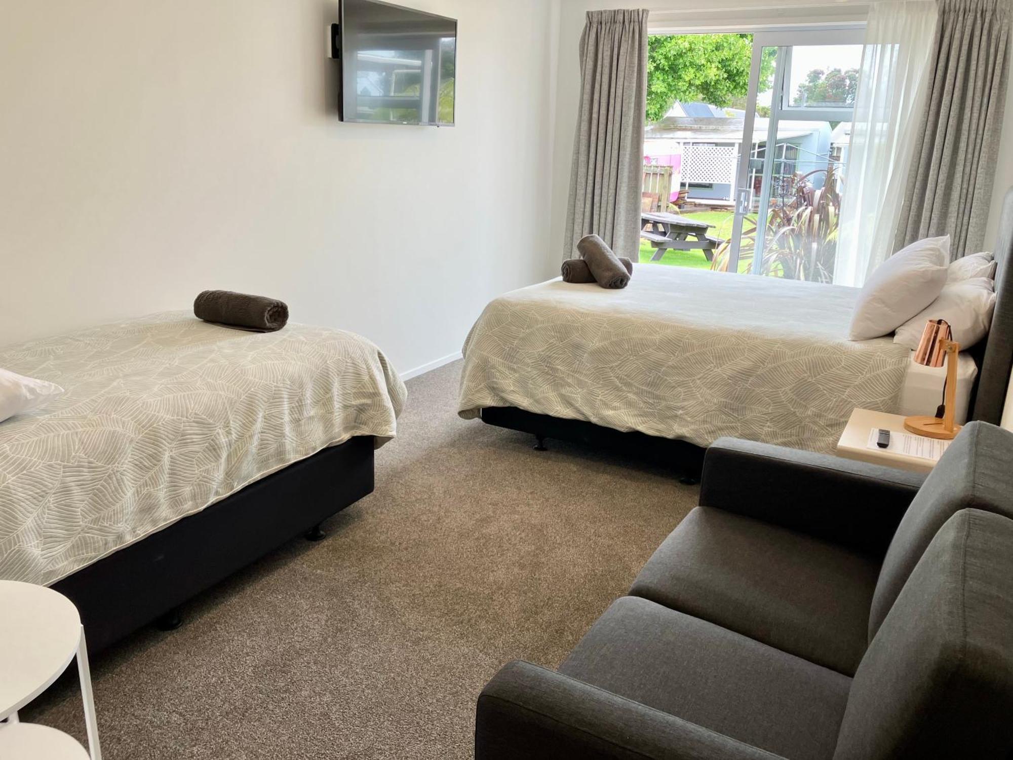 Tripinn Modern Motels & Affordable Accommodation Westport Dış mekan fotoğraf